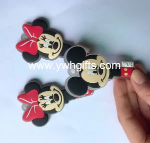 Rajzfilm egyedi gumi 3d puha PVC kulcstartó