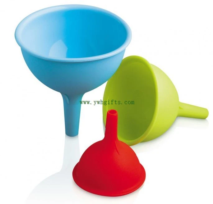 OEM/ODM Kitchen Accessories Collapsible Funnel Foldable Silicone Funnel